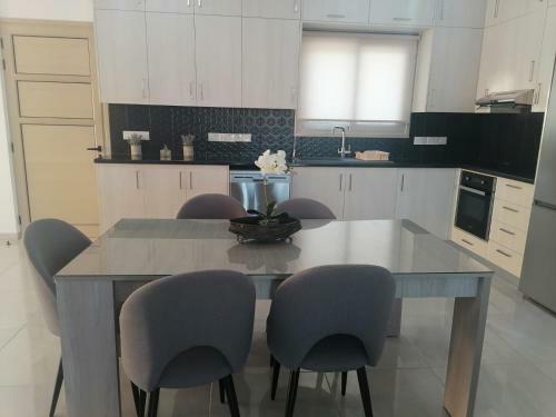 New Modern 4 Bed Villa Near Beach In Paphos