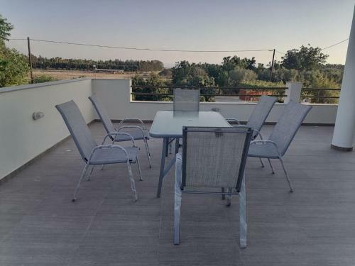 New Modern 4 Bed Villa Near Beach In Paphos