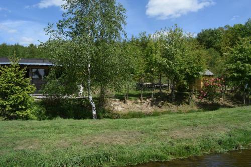 La Cabane Au Bord De L'eau - Logement Insolite