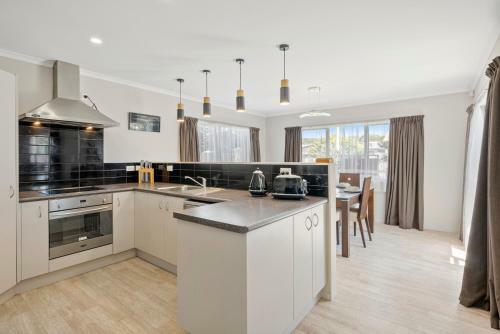 Hunia Haven - Himatangi Beach Holiday Home