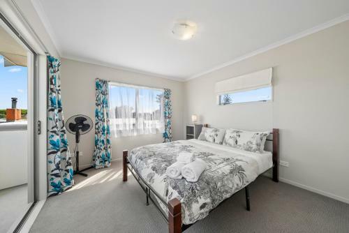 Hunia Haven - Himatangi Beach Holiday Home