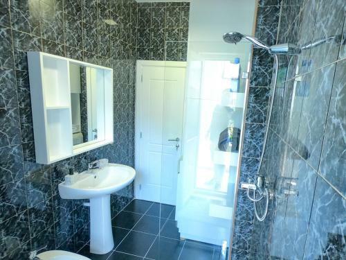 Apartamento Roza's Studio Tirana Center