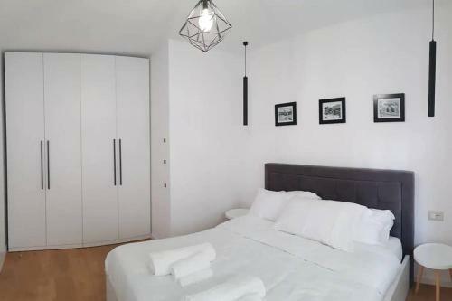 Lina - Tia, Lovely New Bazaar Apartment