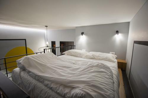 Lit Apartments