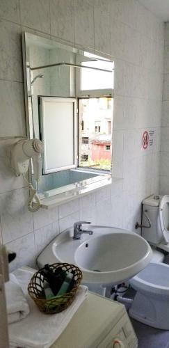 Spacious And Cozy Apartment - Ajia Apartment