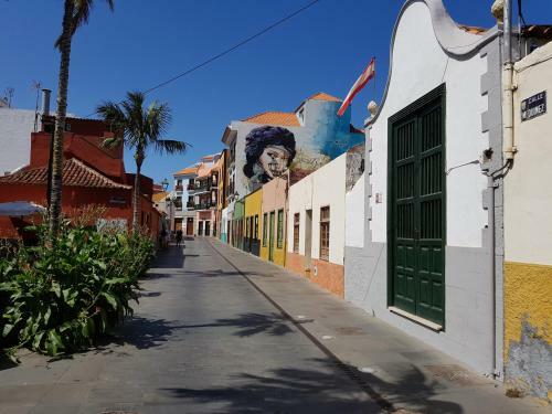 Apartamento C�ntrico, Amplio Y Con Balc�n Cerca Del Mar
