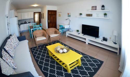 Apartamento C�ntrico, Amplio Y Con Balc�n Cerca Del Mar
