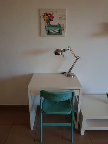 Apartamento C�ntrico, Amplio Y Con Balc�n Cerca Del Mar