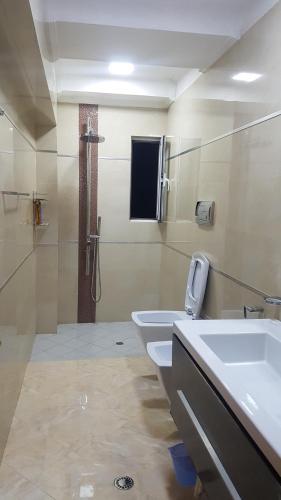 2 Bd Apartment, 2 Min From Skanderbeg Square.!!!.