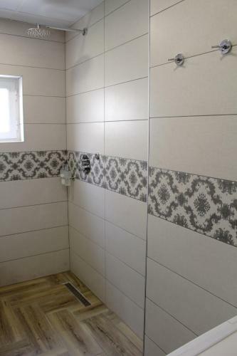 Apartamenti 2v1 - Myslym Shyri