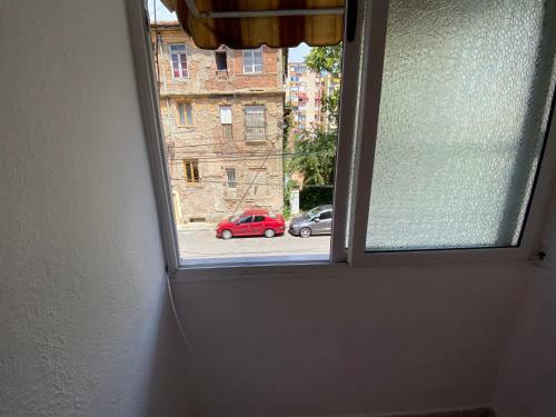 Apartamento Modern And Classic 2-bedroom Unit Apt. In Tirana
