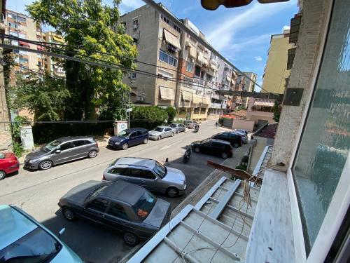 Apartamento Modern And Classic 2-bedroom Unit Apt. In Tirana