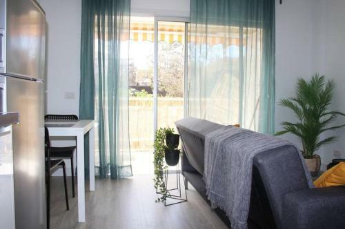 Relajante Apartamento Con Terraza Y Piscina