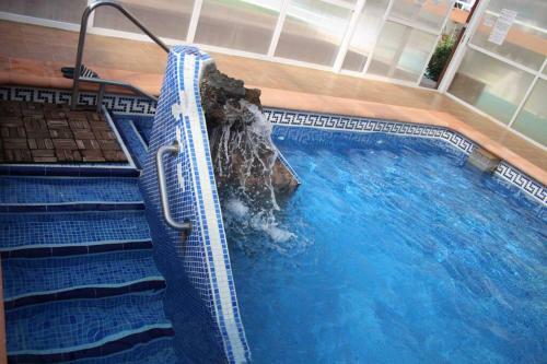 Relajante Apartamento Con Terraza Y Piscina