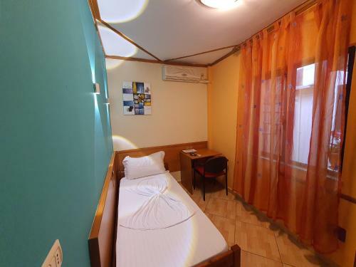My Rooms Hotel