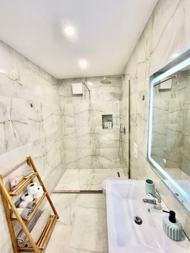 Central Studio Apartment 1, Tirana