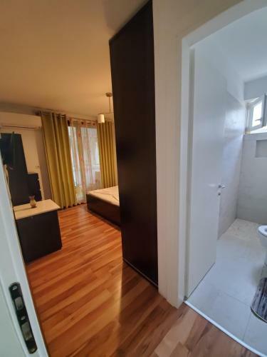 Nora's Tirana Apartment