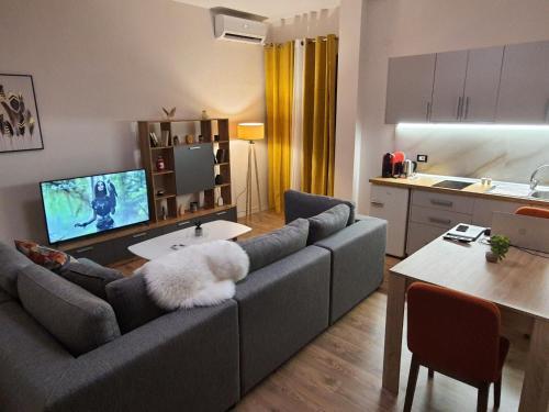 Apartamento New Warm Comfy Condo Central Tirana (With Balcony)