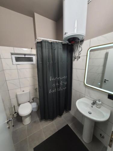 Apartamento New Warm Comfy Condo Central Tirana (With Balcony)
