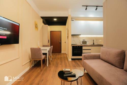 Miku Apartment-perfect 1bd At Komuna E Parisit