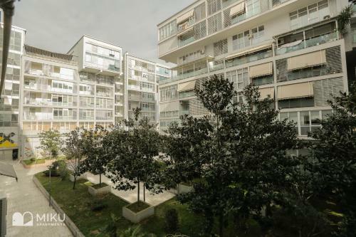 Miku Apartment-perfect 1bd At Komuna E Parisit