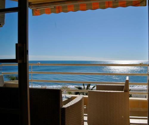 Apartamento Frente Al Mar,primera Linea De Playa