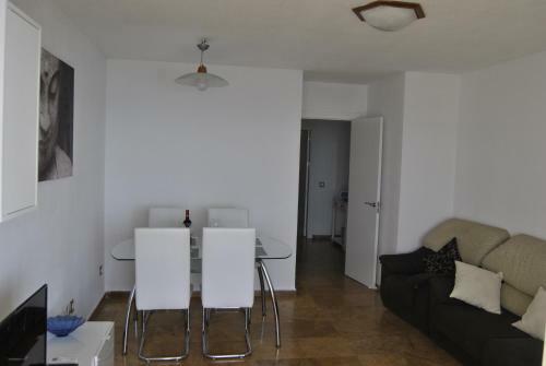 Apartamento Frente Al Mar,primera Linea De Playa