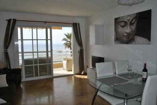 Apartamento Frente Al Mar,primera Linea De Playa