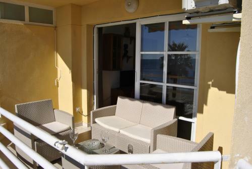 Apartamento Frente Al Mar,primera Linea De Playa