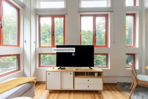 Art Deco & Modern Apt With Rooftop In Condesa!