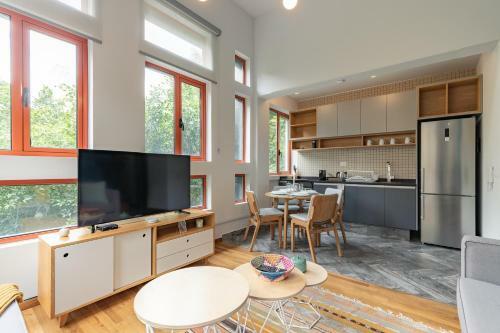Art Deco & Modern Apt With Rooftop In Condesa!