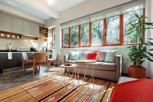 Chic Modern La Condesa Apt In Art Deco Building