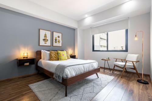 La Roma Modern & Tech Apt, Private Terrace W View!