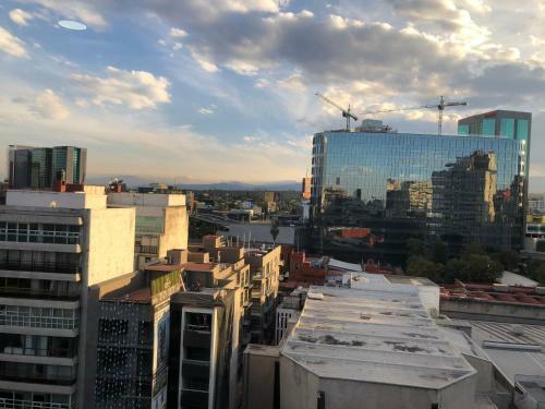 Caravansaro Horacio 1719 Polanco