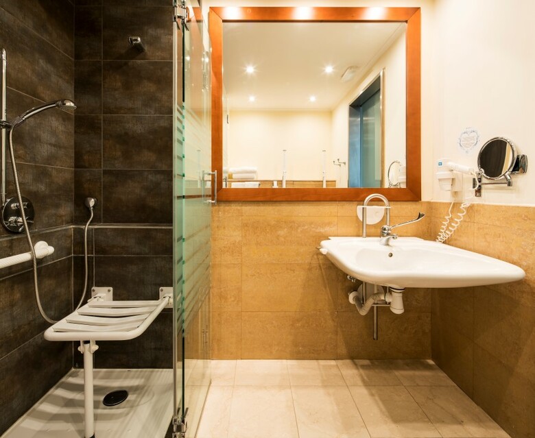 Hotel Ilunion Aqua 4