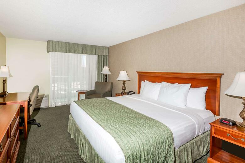 Hotel Holiday Inn Waikiki (.)