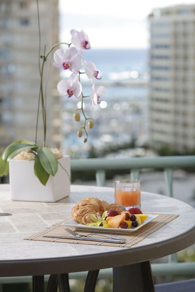Hotel Holiday Inn Waikiki (.)