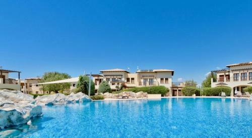 Apartment Paradisos, Ground Floor Overlooking Communal Pools, Aphrodite Hills