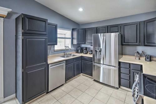 Sleek Az Retreat, 10 Mi To Colorado River!