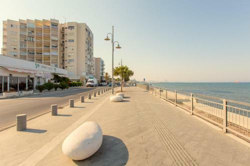 Apartamento Furnished Seafront Studio