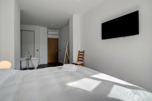 Wonderful Views In Luxury Apartment