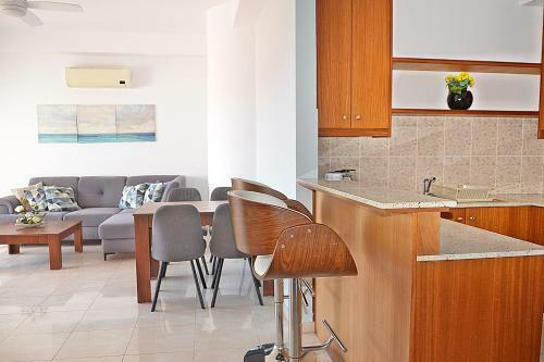 Nicolaides Sea View Apartments