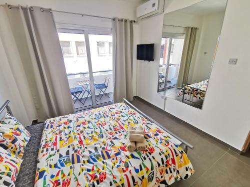Beachy Keen City Apartment