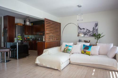Apartamento Penthouse Duplex Overlooking The Mediterranean