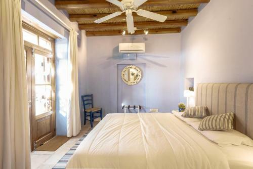 The Carob Tree Villa - 3 Br Rustic Luxury Home