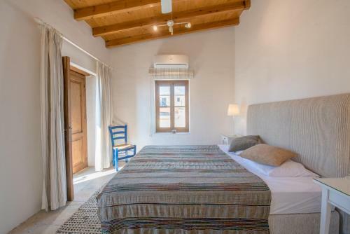 The Carob Tree Villa - 3 Br Rustic Luxury Home
