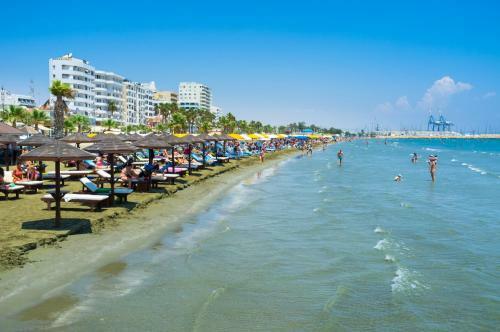 Apartamento Larnaca Seaview Rooms