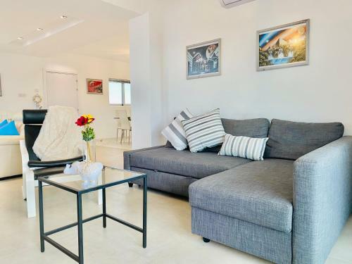 Apartamento Panoramic Seaside Getaway, 2-br Penthouse