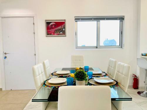 Apartamento Panoramic Seaside Getaway, 2-br Penthouse