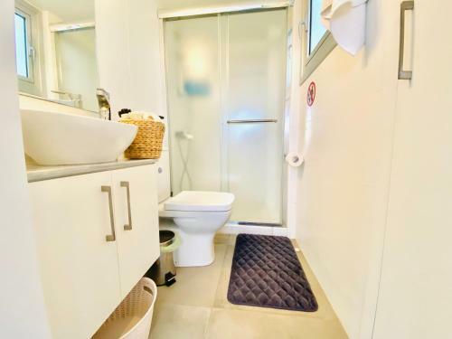 Apartamento Panoramic Seaside Getaway, 2-br Penthouse